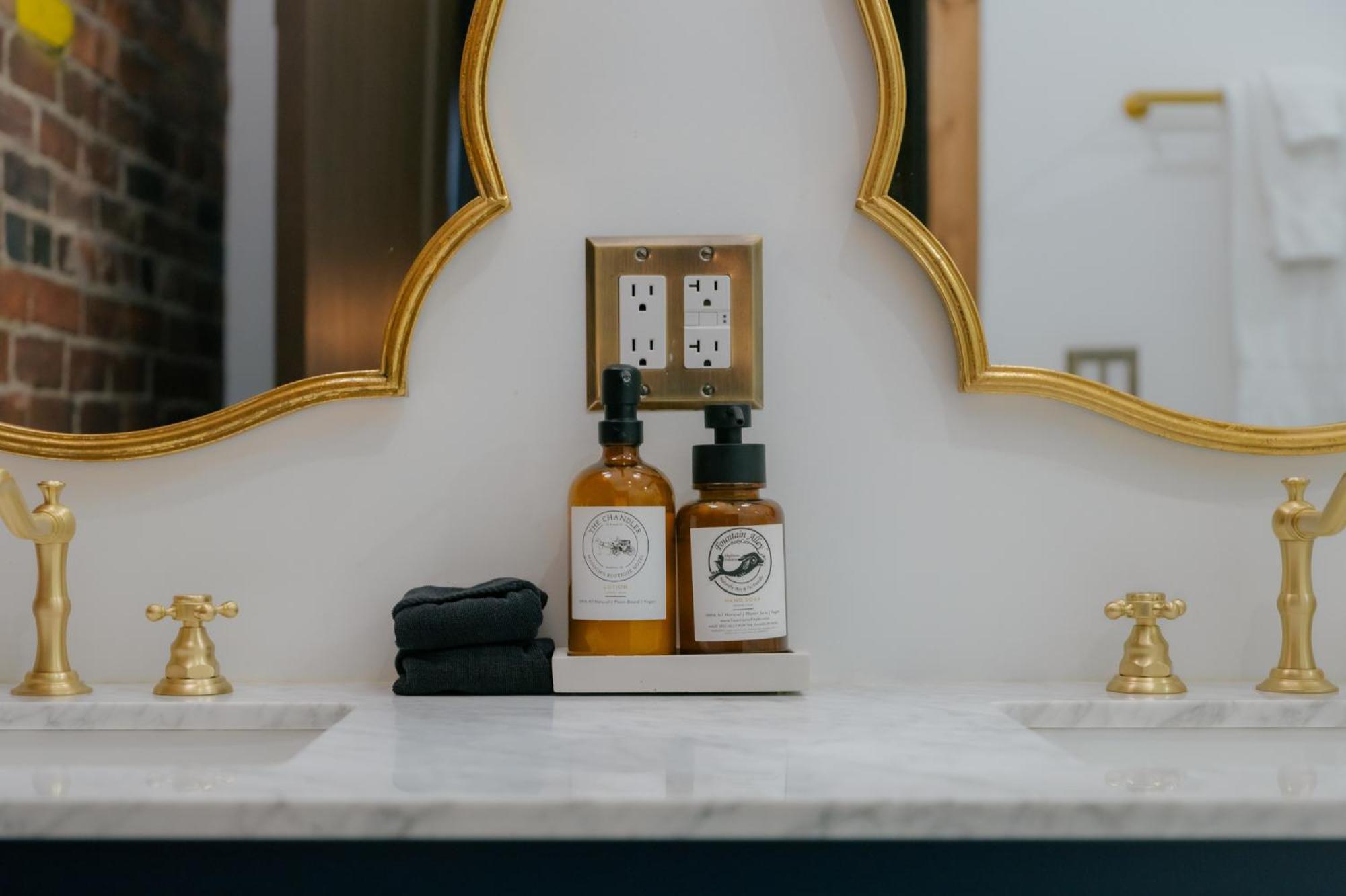 The Chandler Hotel マディソン エクステリア 写真